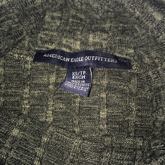 Cozy crop in front AEO turtle neck. - Picture 2 of 2